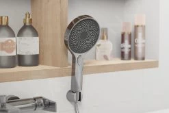 Kielle Aura - Set Tête De Douche, Barre Et Flexible, Chrome / Noir 20402SE0 -Magasin De Salle De Bain c74c04e71179f7859fbf3a00